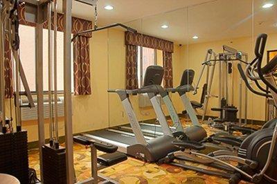 Best Western Plus Arena Hotel New York Buitenkant foto